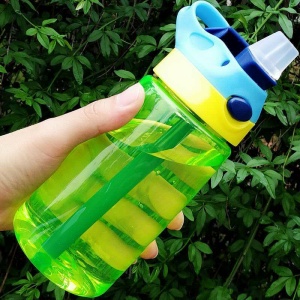 480 ml niet-lekkende fles met deksel en rietje in groen, geel en blauw voor een boom