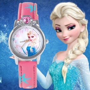 Prinses Anna horloge met diamantdecoratie, roze band en blauwe hemelachtergrond