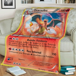 Oranje Pokémon Firecracker kaartdeken voor kinderen op een bank met boeken