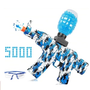Kinderpistool orbeez met blauwe knikkers en witte achtergrond