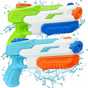 Waterpistool voor kinderen in groen en blauw met witte achtergrond