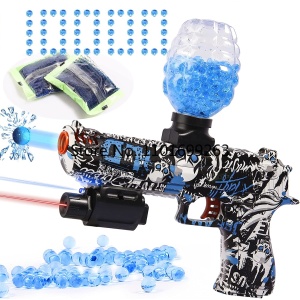 Elektrisch zacht orbeez pistool voor kinderen met blauwe gelbolletjes met witte achtergrond