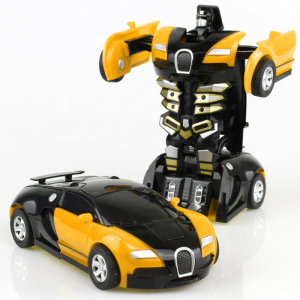 Gele en zwarte auto met de robot achterop op een witte achtergrond