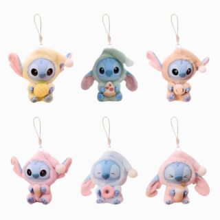 Knuffels sleutelhanger van Stitch in Labubu stijl op witte achtergrond