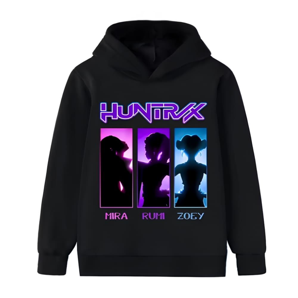 IMG_10_2025_Sweat_K_pop_Demon_Hunters_noir_a_capuche_avec_motif_colore_1.jpg K-pop Demon Hunters Kindersweater zwart met capuchon en kleurrijk motief op de voorkant. Op witte achtergrond.