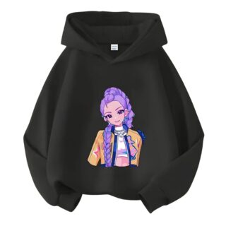 K-pop Demon Hunters Kindersweater met capuchon motief Rumi in zwarte kleur met het motief op de voorkant. Op witte achtergrond.